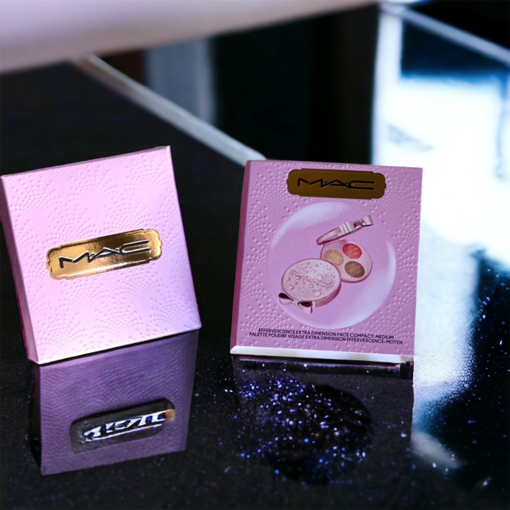 MAC - Effervescence Extra Dimension Face Compact - Limited Edition!